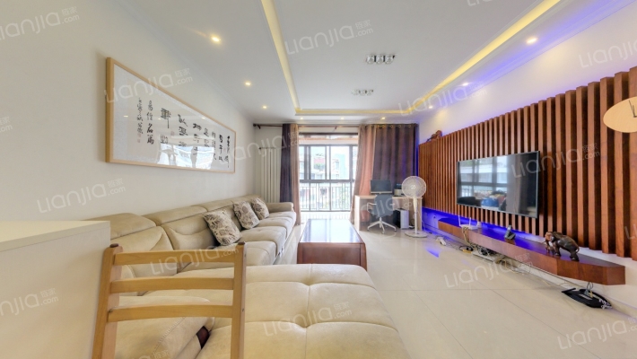 滨江河畔二手房实景图