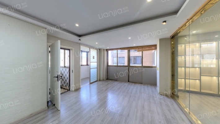 万康财富广场二手房实景图