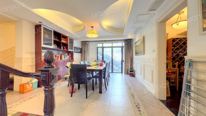 虹桥高尔夫别墅二手房实景图