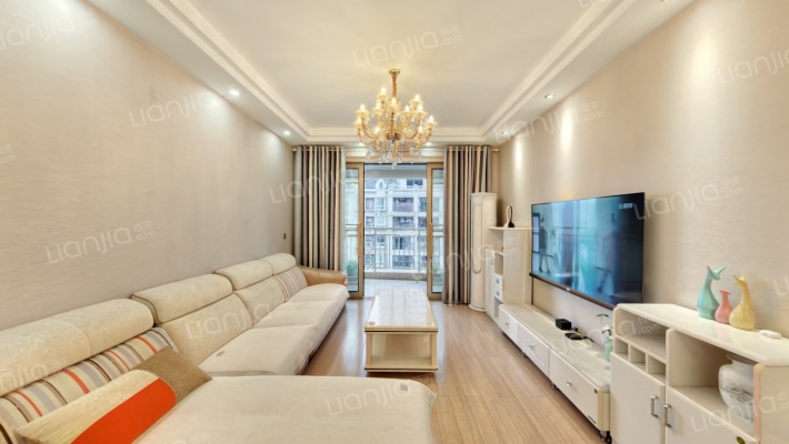 保利香槟花园B区二手房实景图