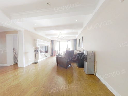 整租·长嘉汇一期 4室2厅 东/东南