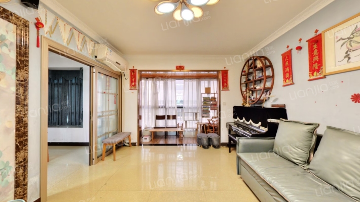 雍逸华庭二手房实景图