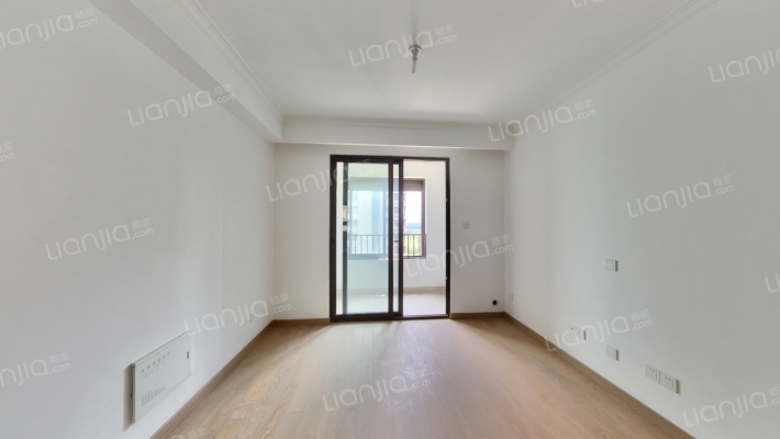 依云景苑二手房实景图