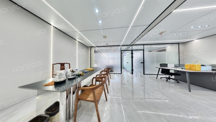 财富中心二期二手房实景图