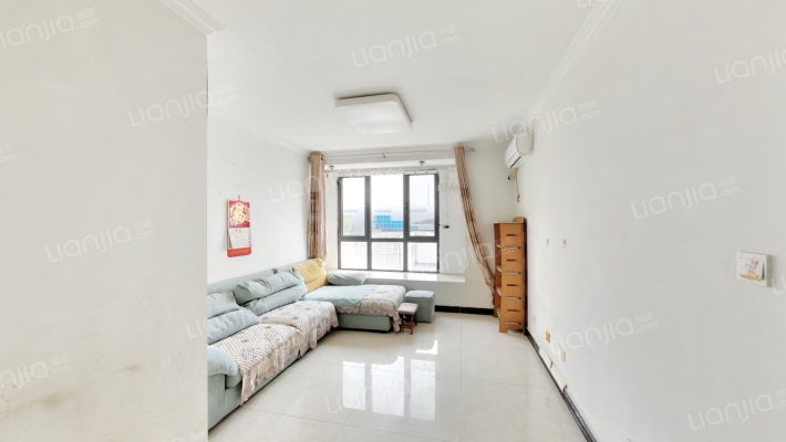 东亚朗悦居二手房实景图