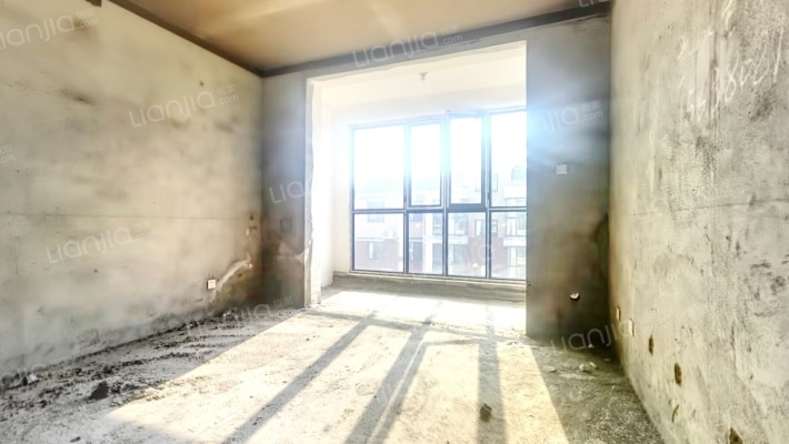 蓝岳玫瑰园二手房实景图