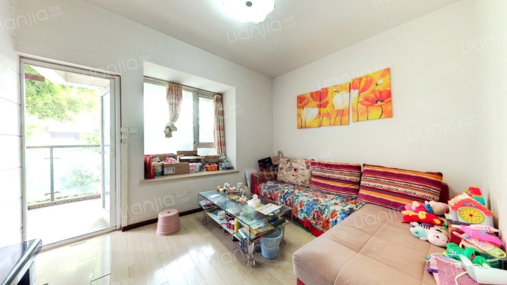 水岸华庭二手房实景图