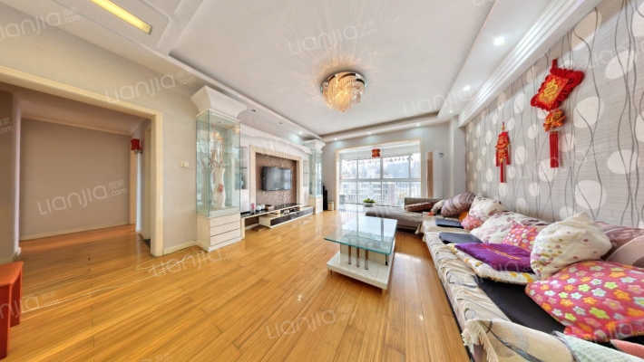 塞纳河畔二手房实景图