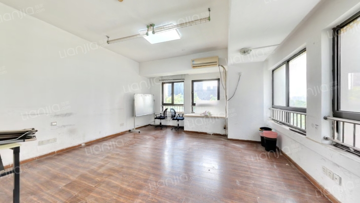 积玉桥万达SOHO二手房实景图