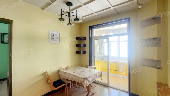 市中心血站住宅楼二手房实景图