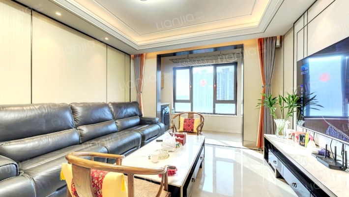 绿地海珀云翡二手房实景图