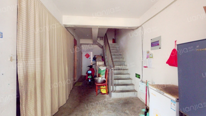 景山玫瑰园山庄二手房实景图