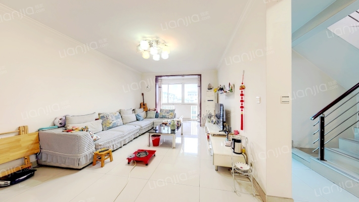 春晓华庭二手房实景图