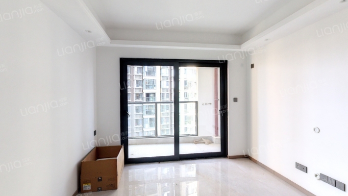 俊发彩云城檀湾二手房实景图