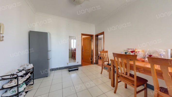 虞園新村二手房实景图