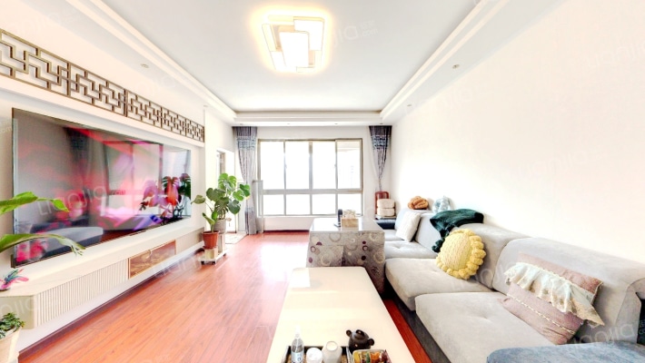 贝地卢加诺二手房实景图