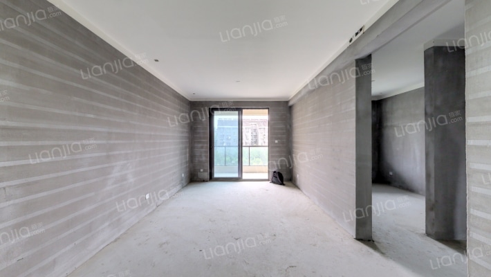 平湖佳源四季华庭二手房实景图