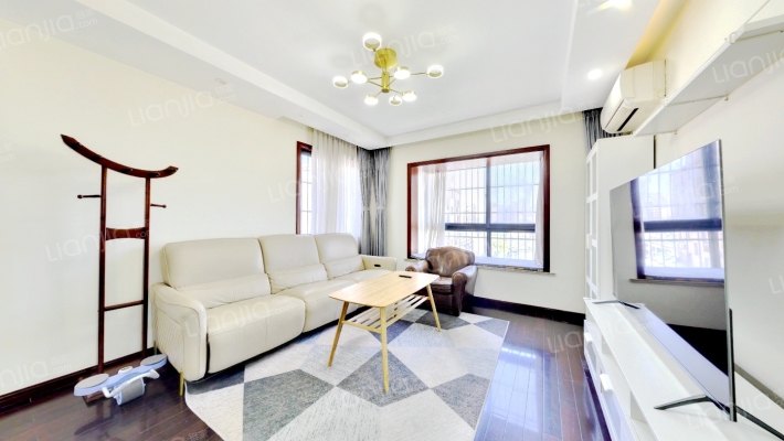 龙博公寓二手房实景图