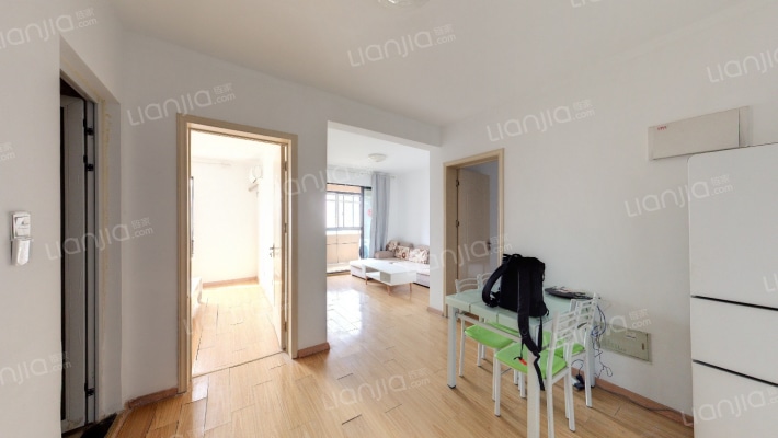 东方蓝海五期二手房实景图