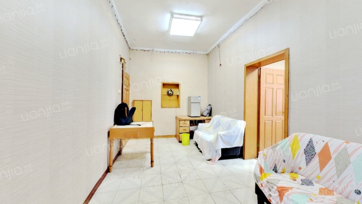 塑料厂宿舍二手房实景图