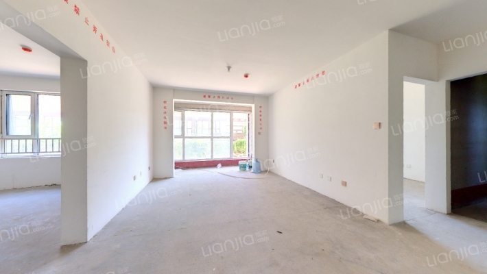 理想城云墅二手房实景图