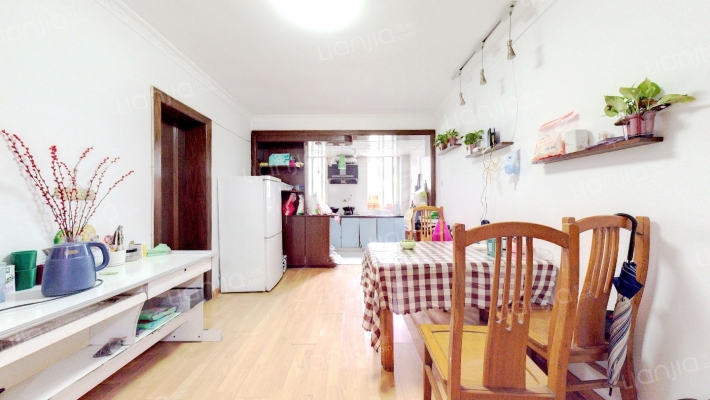 保昆公寓二手房实景图