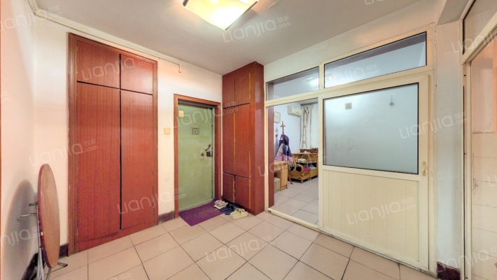 电力设备厂东院二手房实景图