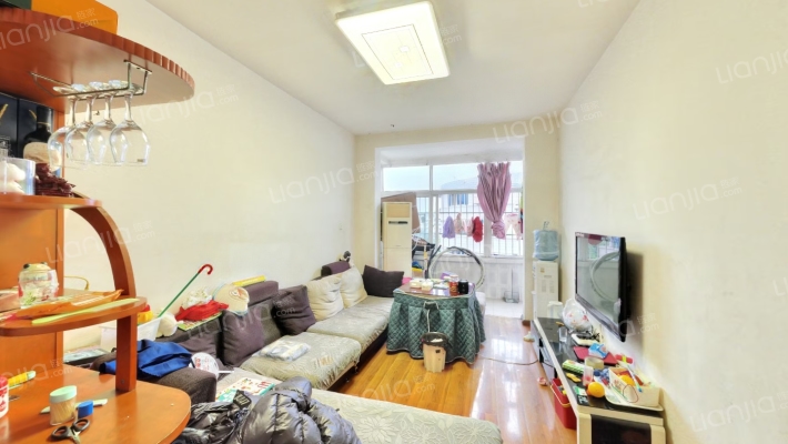 藏卫路中段122号二手房实景图