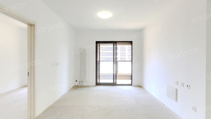 蓝宝湖畔晓风二手房实景图