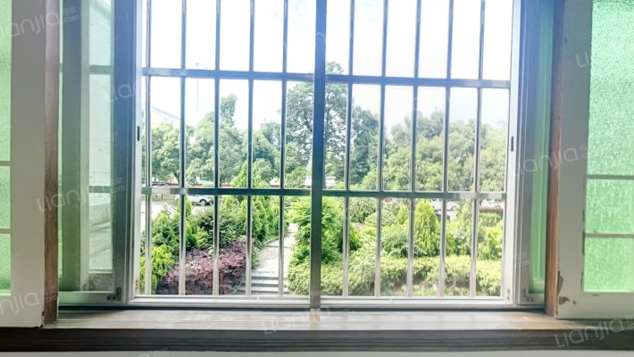八中住宅楼二手房实景图