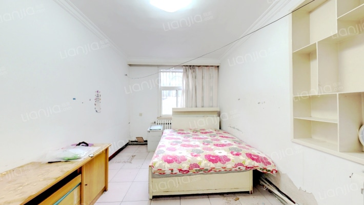 新建南路化二院二手房实景图