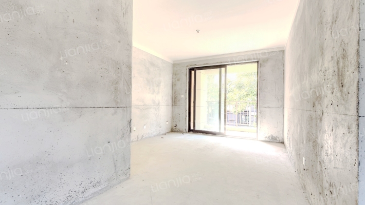 隆豪翡翠星城二手房实景图