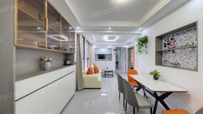 蓝天雅居二手房实景图