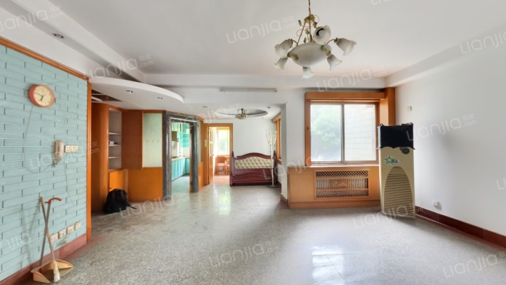 长江日报宿舍二手房实景图