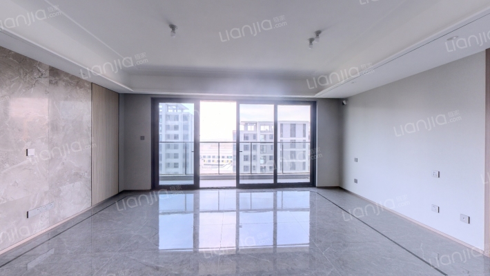 万科·隐秀湖畔二手房实景图