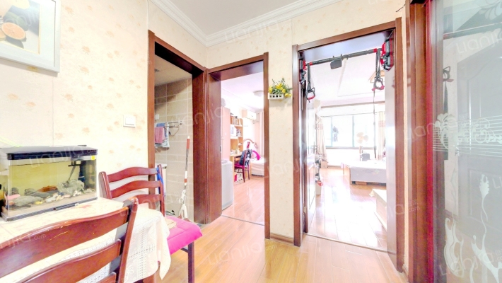 沈场小区二手房实景图