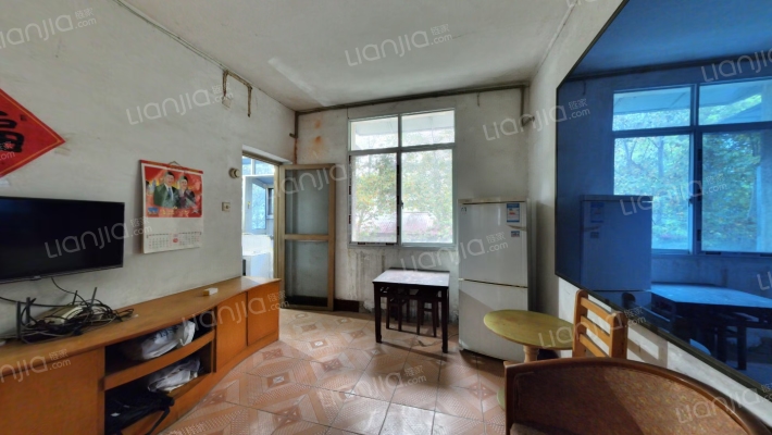 地质医院家属区二手房实景图