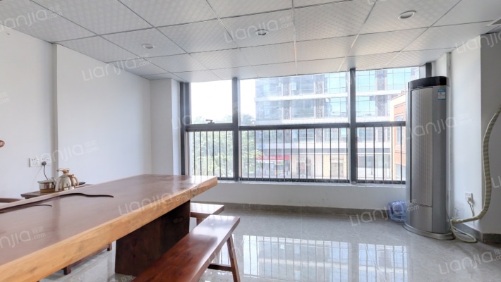 融创玖玺台二手房实景图