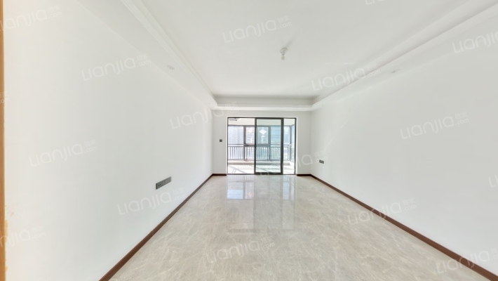 中南云境二手房实景图