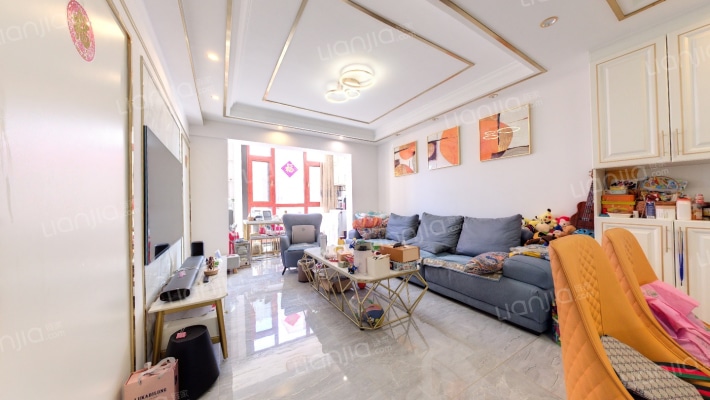 保利玺樾玺公馆二手房实景图