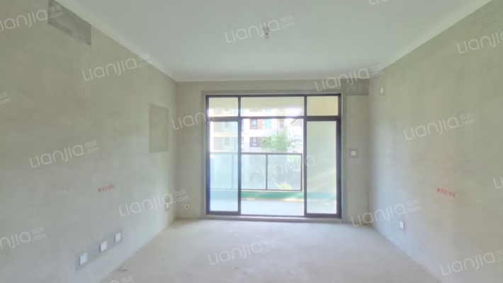 领创大地城二手房实景图