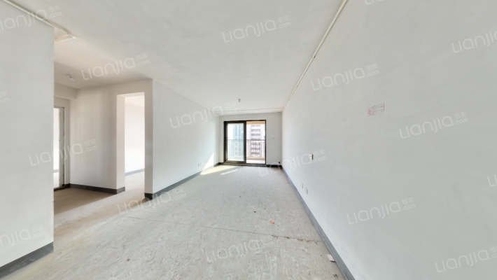 绿地境启澜庭南区二手房实景图