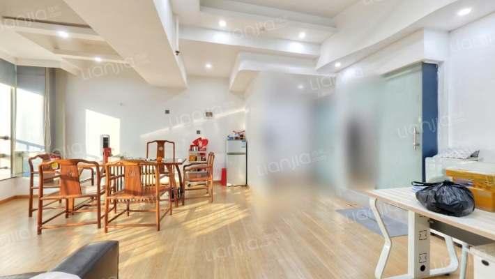 群星广场二手房实景图