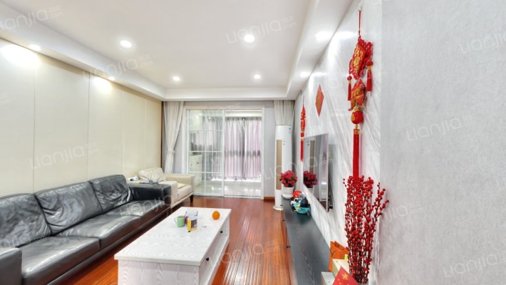 绿地海外滩花苑二手房实景图