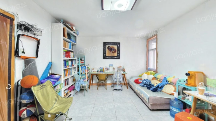 雪地公寓二手房实景图