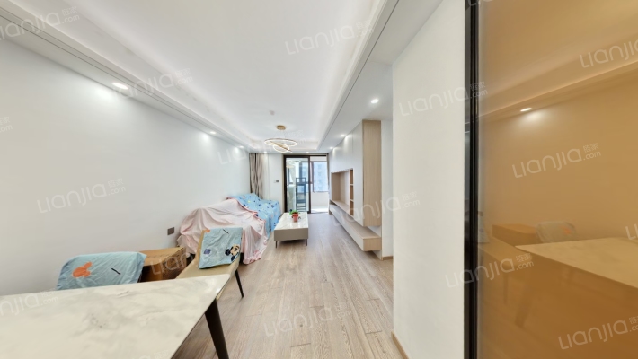 宝能翡丽河滨二手房实景图