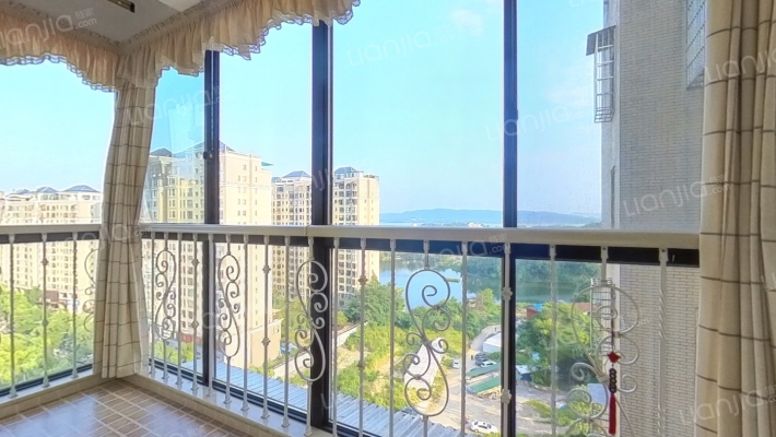 天赋花园二手房实景图