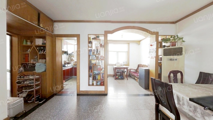 新华电脑学院宽越小区二手房实景图