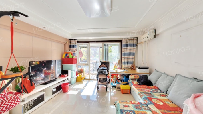 假日风景花园二手房实景图