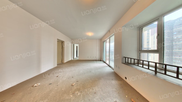 蓝润光华春天B区二手房实景图